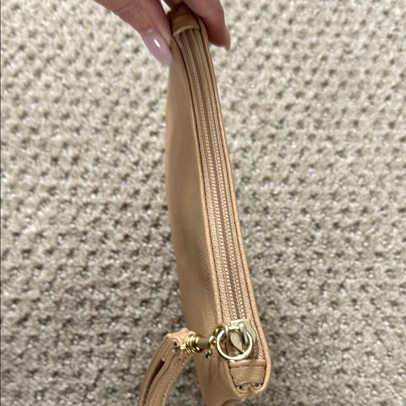 ❤️Express Tan and Gold Luxe Clutch - Picture 5 of 5